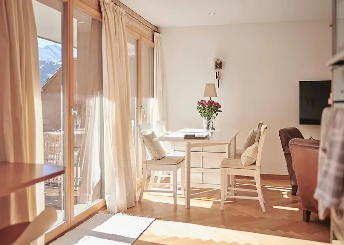 Alpine Hideaway Front-row Jungfrau Views アパート